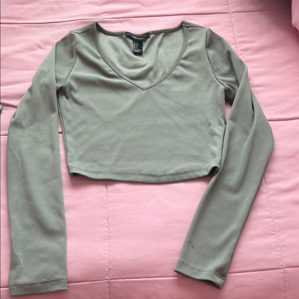 Women's Long Sleeve V-Neck Crop Top - Olive Green